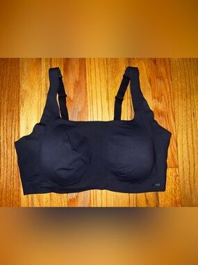 SKIMS Black Wireless Seamless Support Bra Top